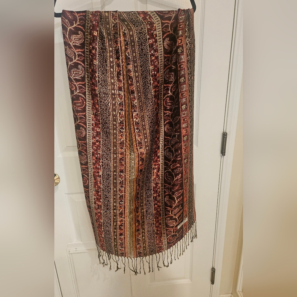 Pashmina Gold Shot Patterned Scarf - Picture 3 of 5